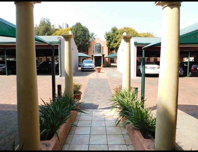 175M² BUILDING FOR SALE IN KENSINGTON B